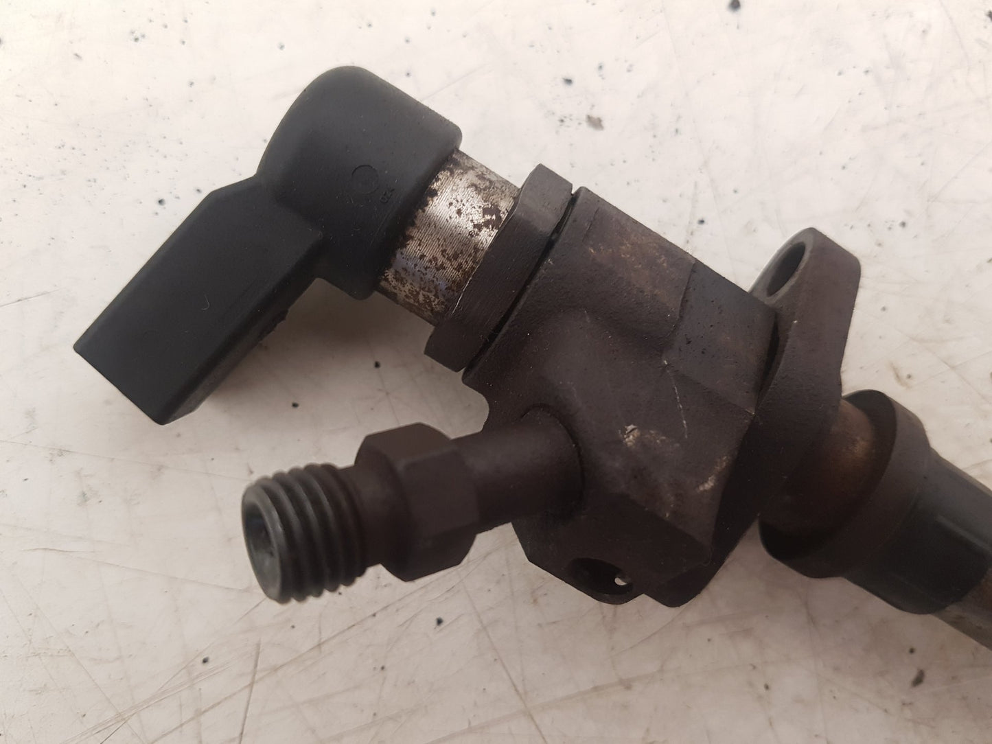 2004 - 2010 Volvo V50   Estate Fuel Injector 9657144580