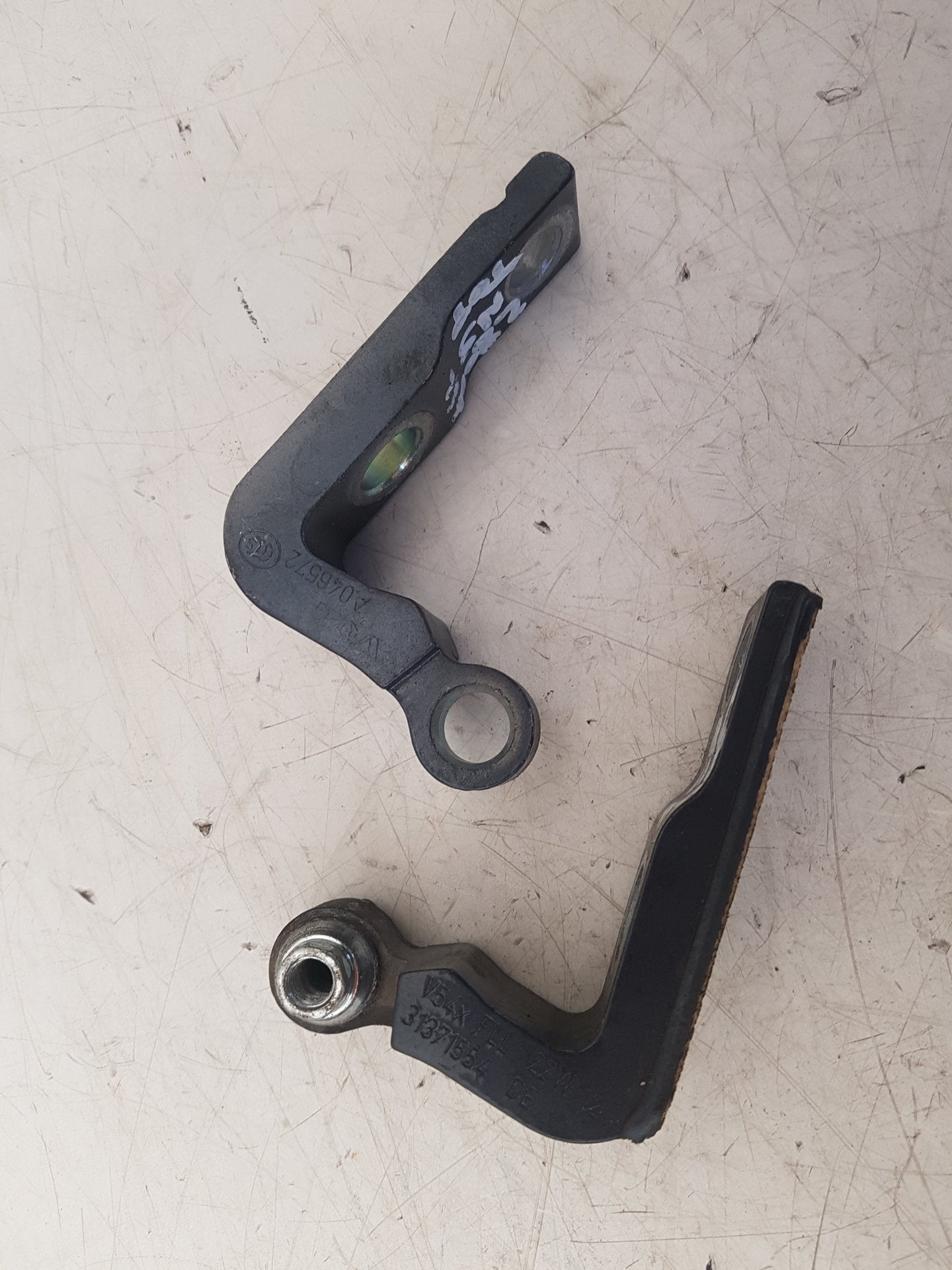 2017 - 2025 Volvo V90 235, 236 Estate DOOR HINGES (PAIR) 31371552