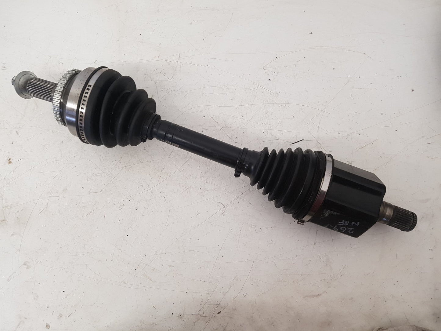 2005 - 2008 Volvo V70  Estate Left Front Drive Axle 8252040