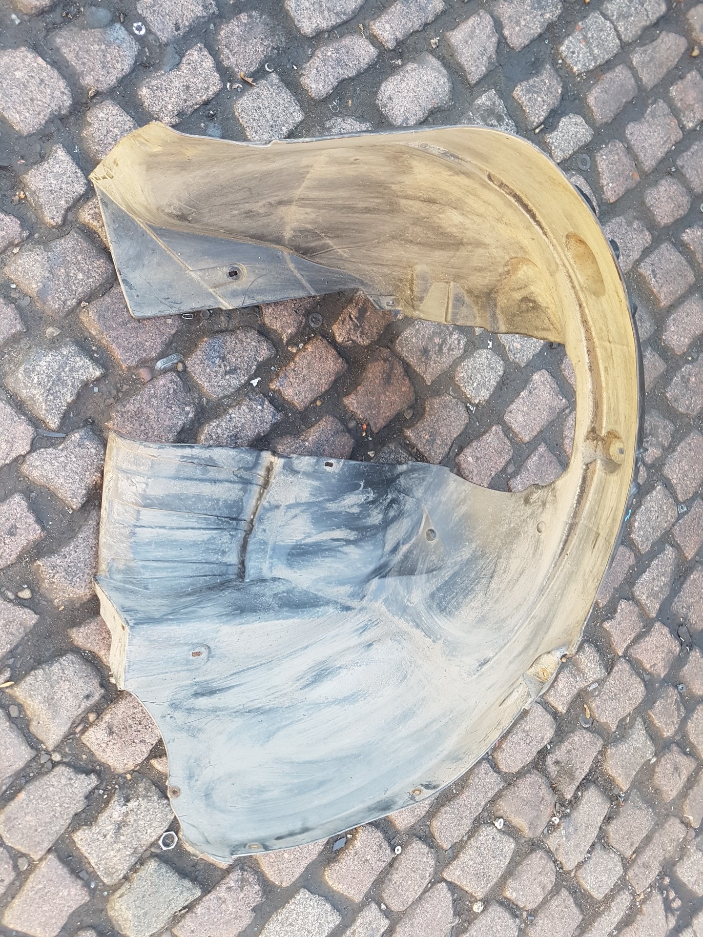 2003 - 2010 Saab 9-3  Saloon Right Front Guard Liner 12786021