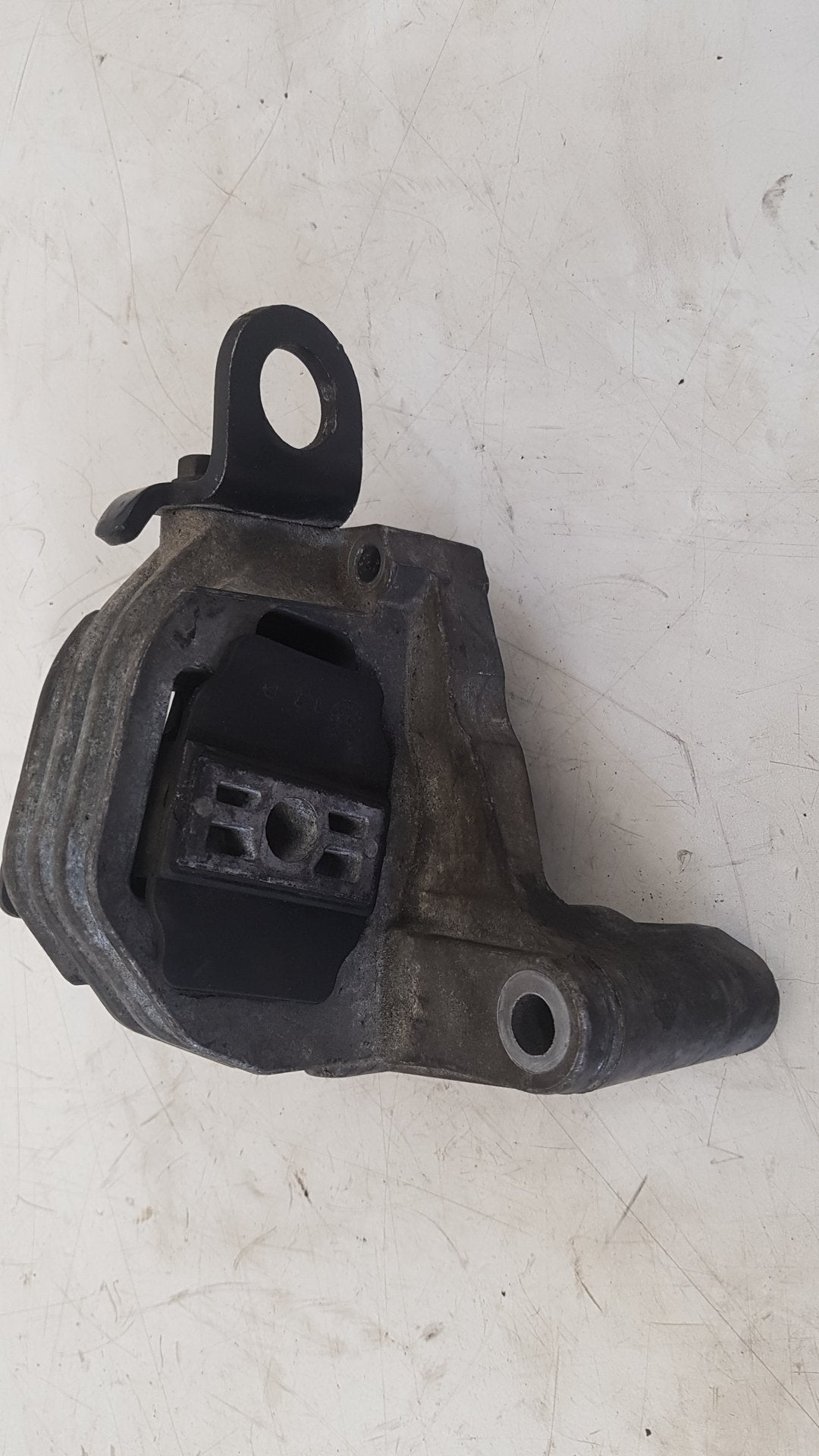 2000 - 2007 Volvo XC70  Estate ENGINE MOUNT (PASSENGER SIDE TOP) 326C88