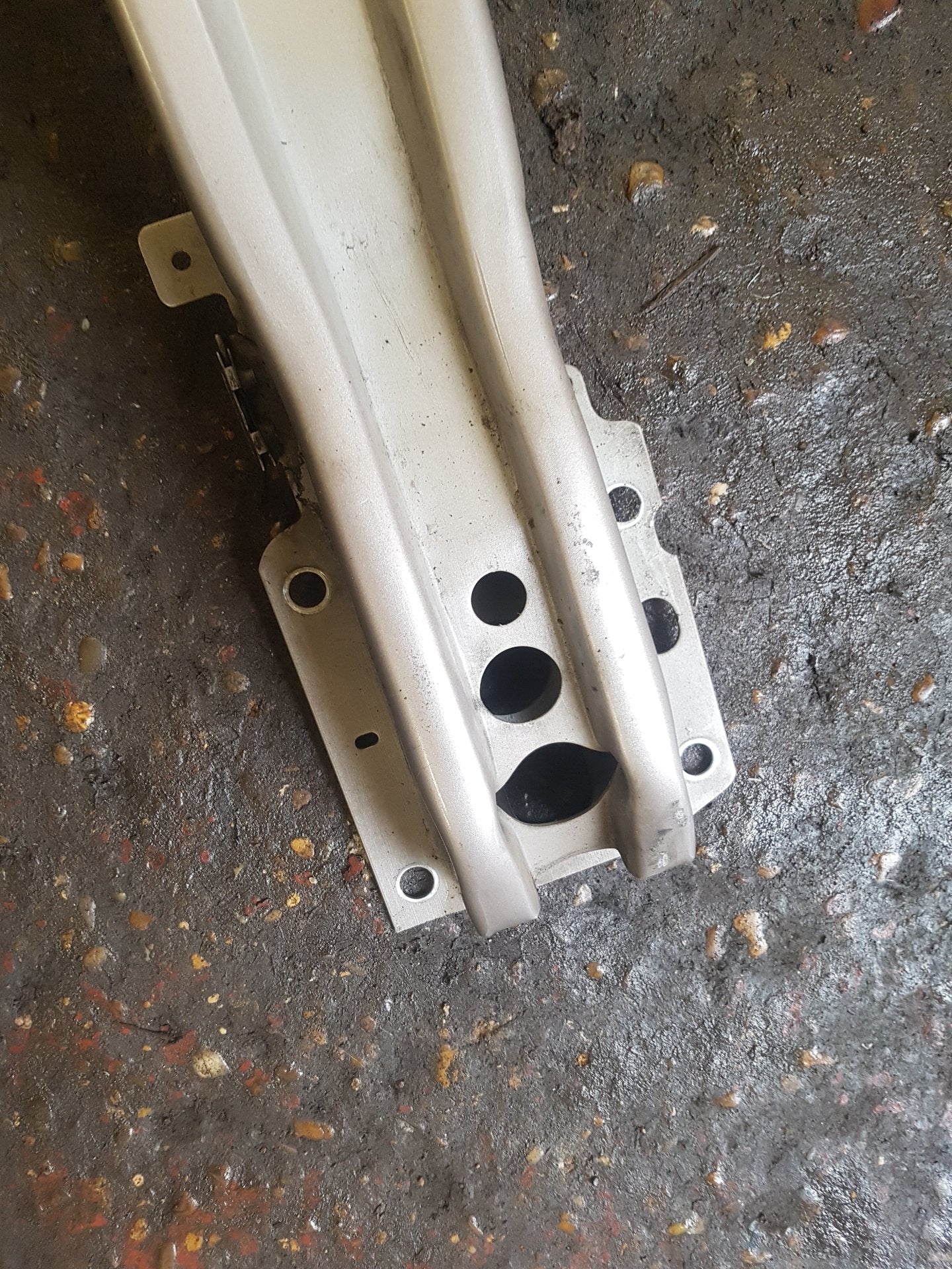 2010 Volvo XC70  Estate IMPACT ABSORBER