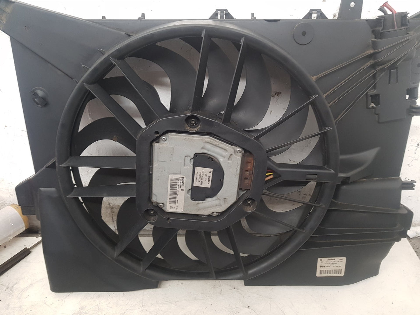 2004 - 2007 Volvo XC70  Estate RADIATOR FAN & COWLING (A/C CAR) 30741144
