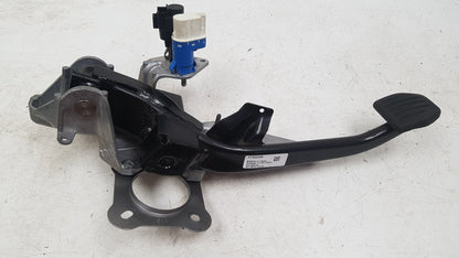 2010 - 2014 Volvo XC60  Estate Brake Pedal 31302349