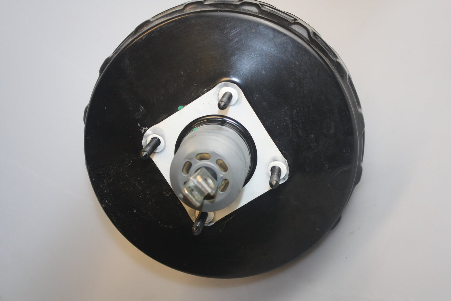 2007 - 2013 Volvo V70   Brake Booster