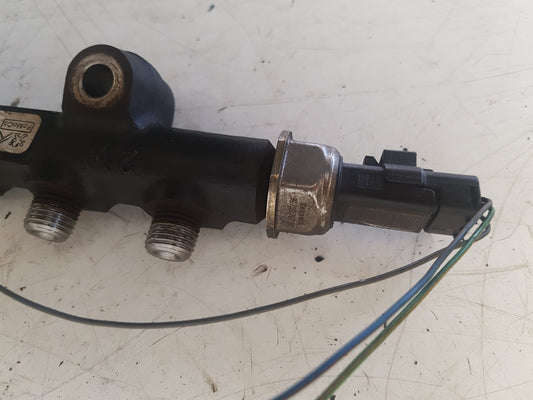 2012 Volvo S60  Saloon Injection Rail 112350864