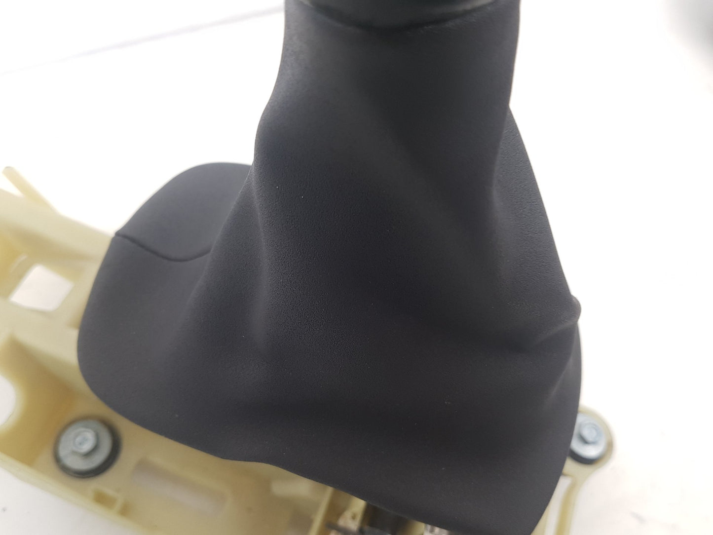 2005 Volvo V50  Estate Gear Stick/Shifter 30711902
