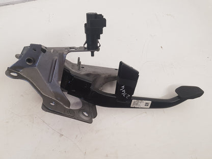2005 Volvo V50  Estate Brake Pedal 30714999