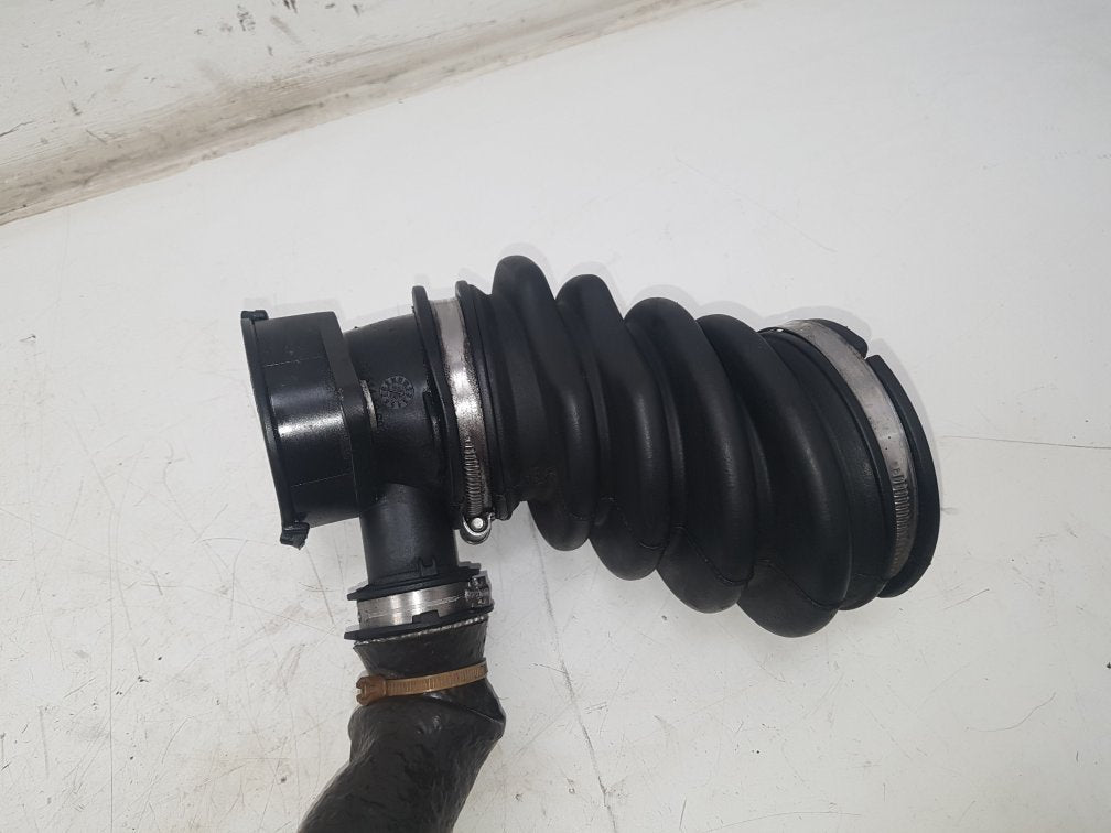 2010 - 2012 Volvo V50   Estate INTAKE HOSE AV61-6C784-AE