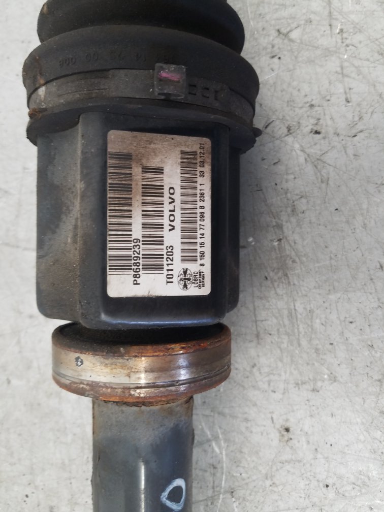 2000 - 2005 Volvo C70  Coupe Right Front Drive Axle 8689239