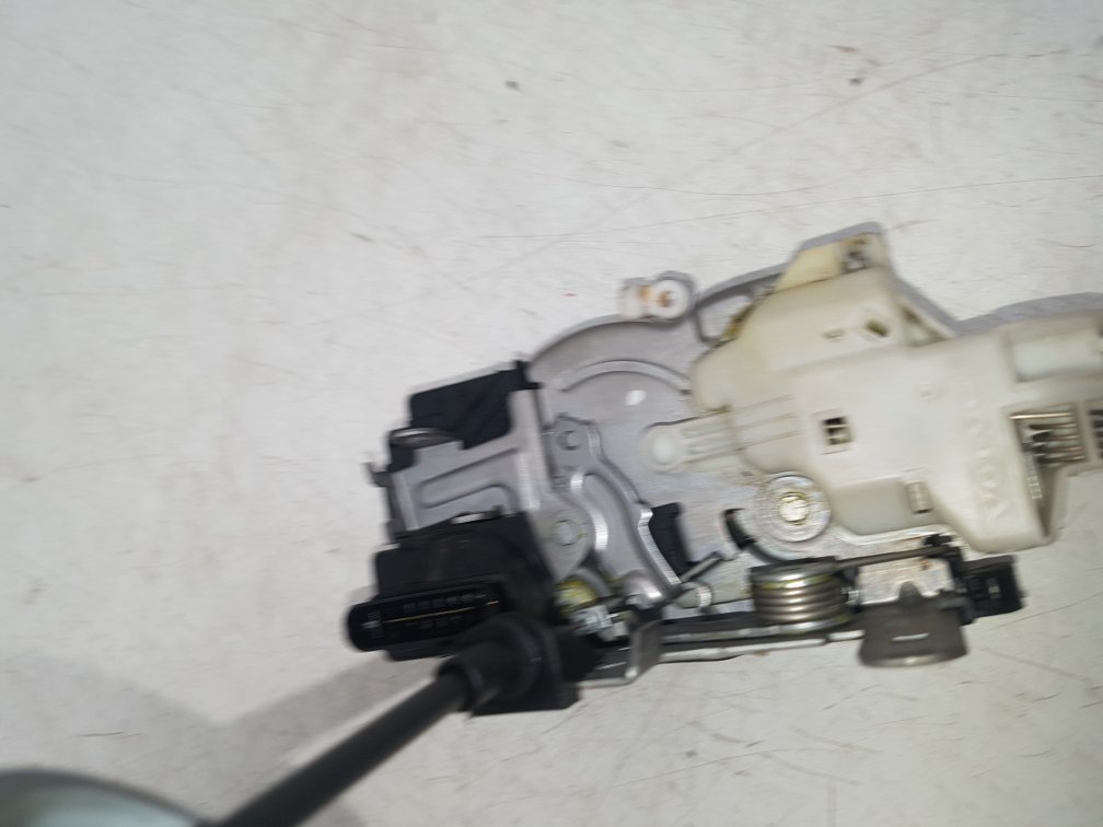 2014 Volvo V40  Hatchback Left Front Central Locking Solenoid 31391824