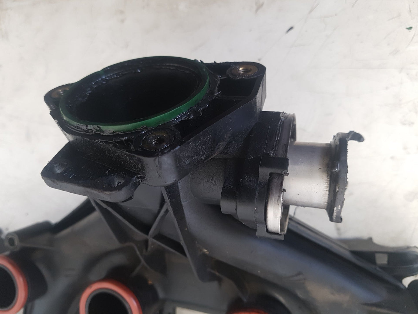2008 - 2016 Volvo V70  Estate Intake Manifold 868892996