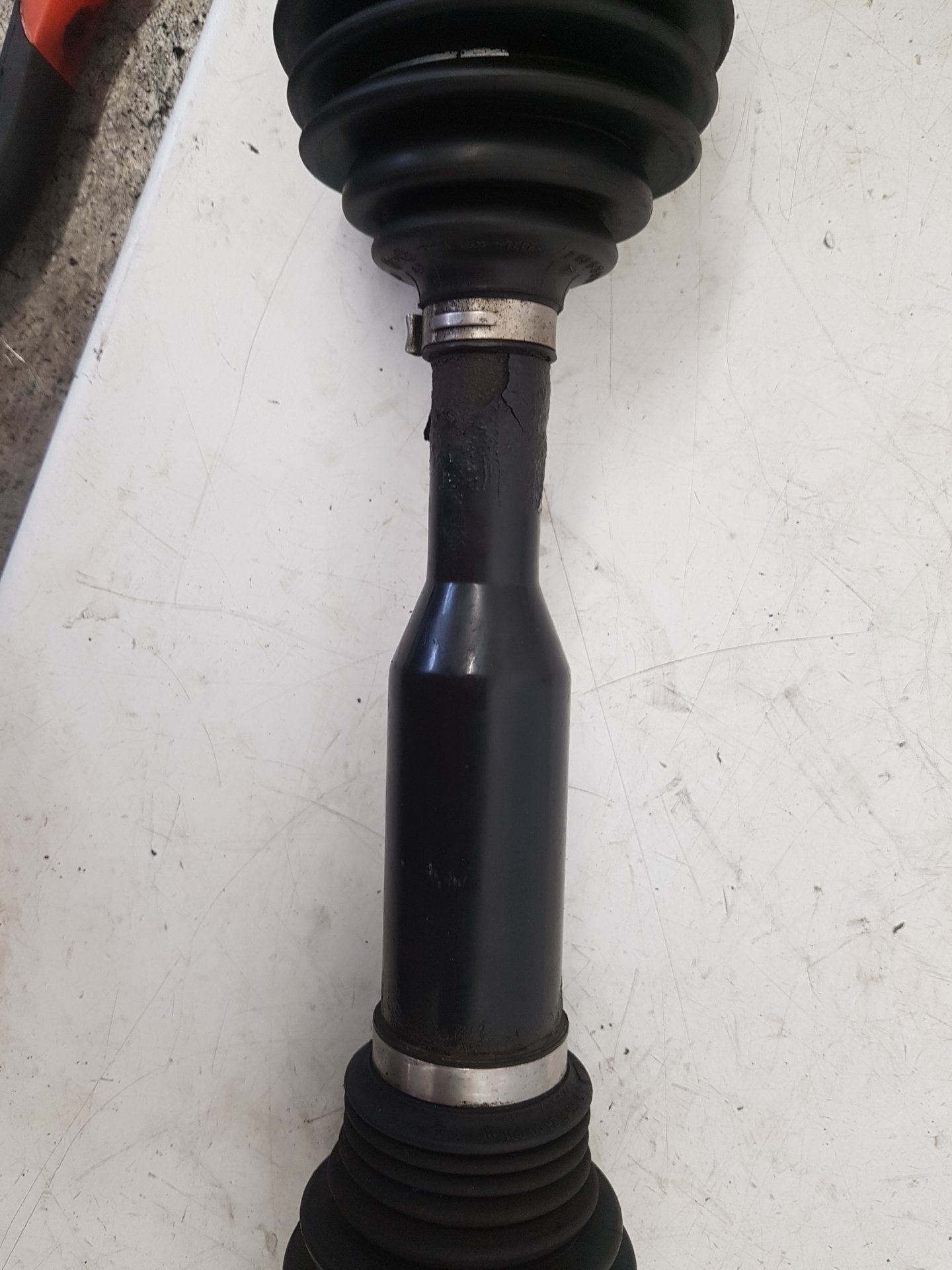 2008 - 2013 Volvo XC60 I 156 Estate Driveshaft (Manual) UK Drivers Side Front. 31272542