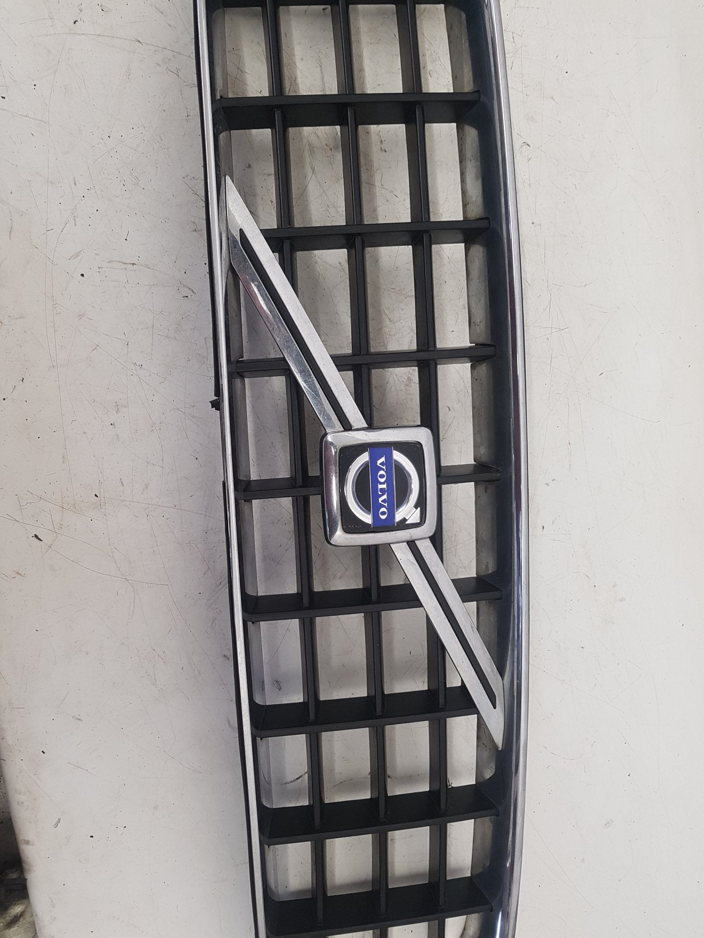 2003 - 2010 Volvo XC90  Estate FRONT GRILL 8620641