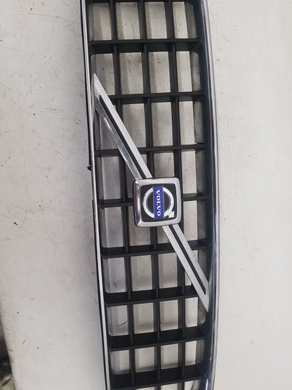 2003 - 2010 Volvo XC90  Estate FRONT GRILL 8620641