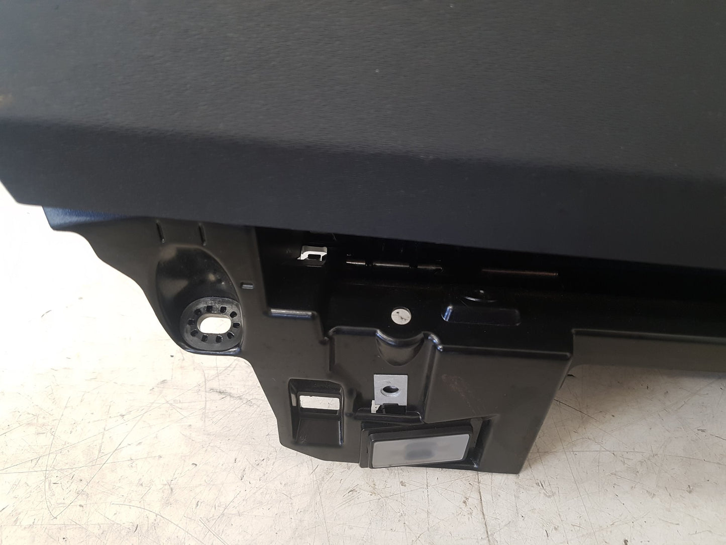 2017 - 2025 Volvo V90 235, 236 Estate Glove Box 32219747