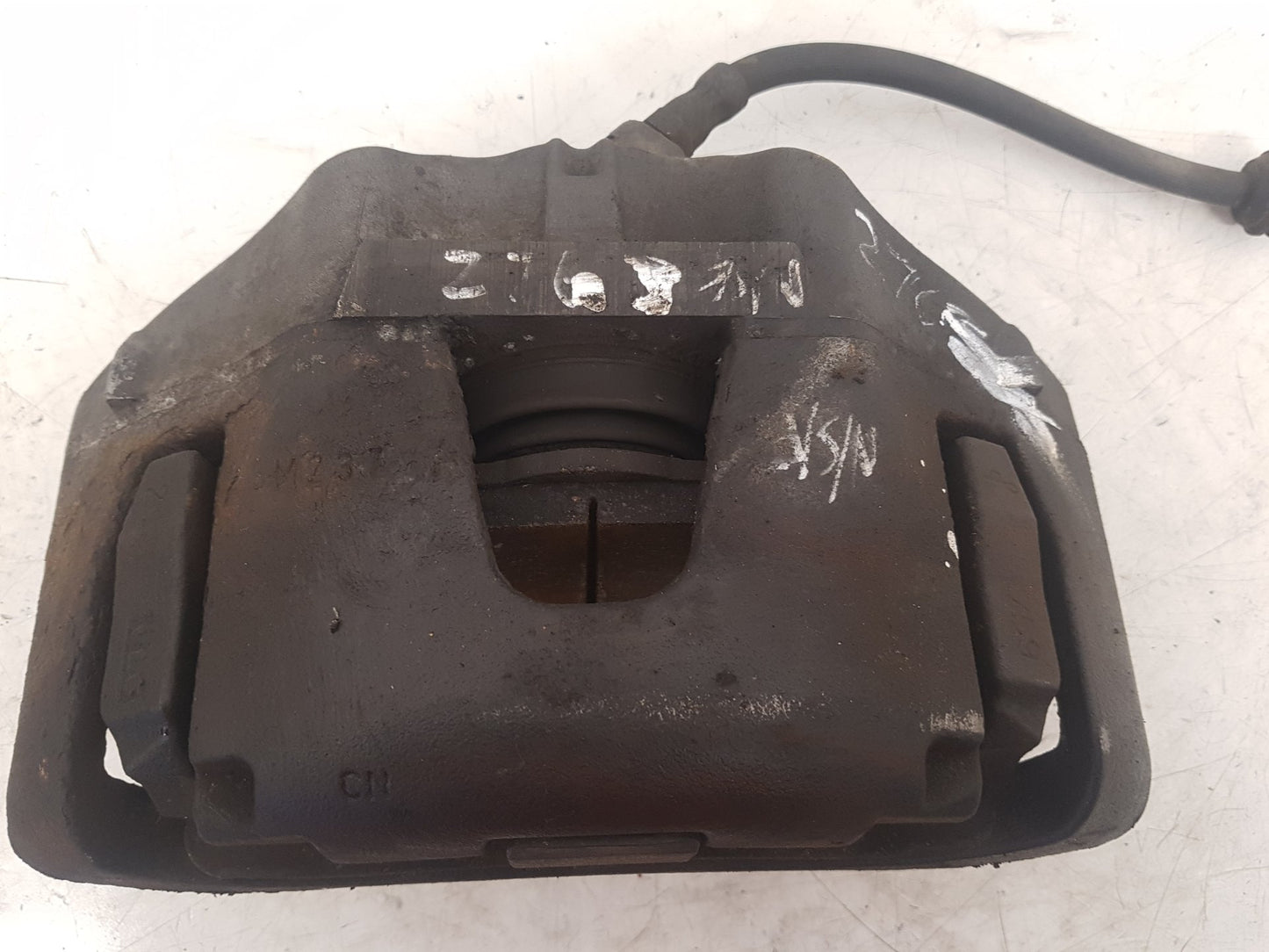 2012 - 2015 Volvo V40  Hatchback Left Front Caliper 36000731