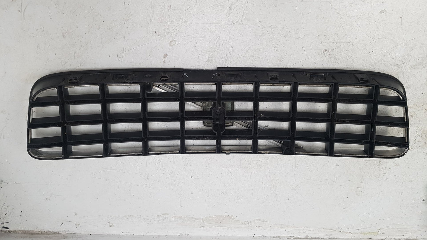 2003 - 2010 Volvo XC90  Estate FRONT GRILL 8620641