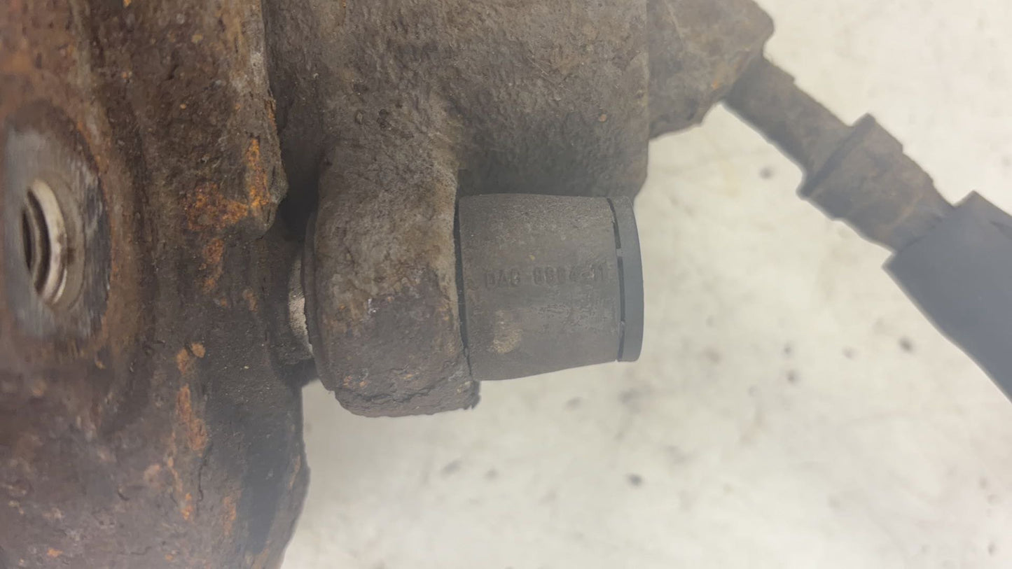 2011 - 2014 Volvo XC90  Estate Right Front Caliper 36002410