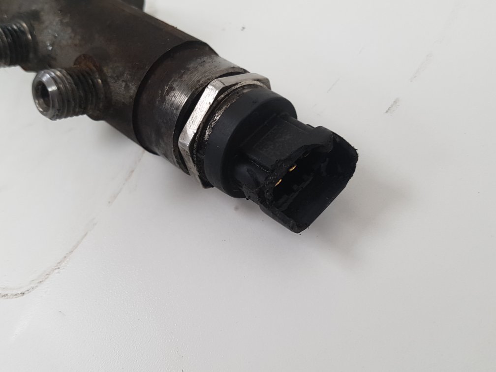 2004 - 2007 Volvo V50   Estate Injection Rail 30777554