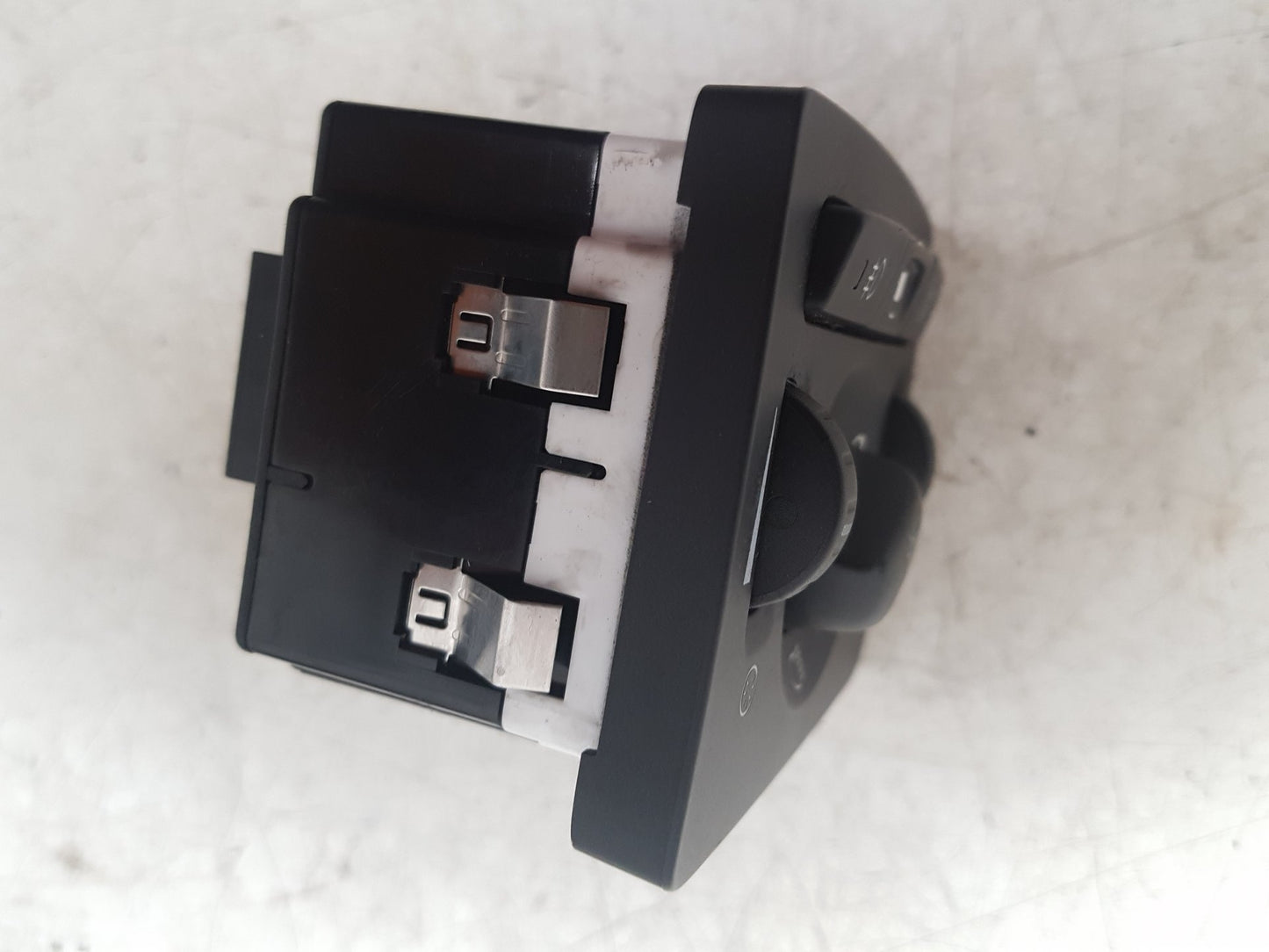 2007 Volvo C70  Convertible Headlight Switch 30739300