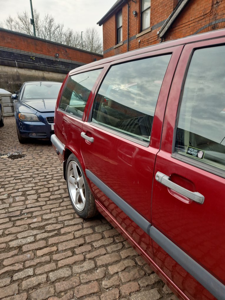 1992 - 1997 Volvo 850  Estate DOOR - BARE (REAR DRIVER SIDE) 9152420