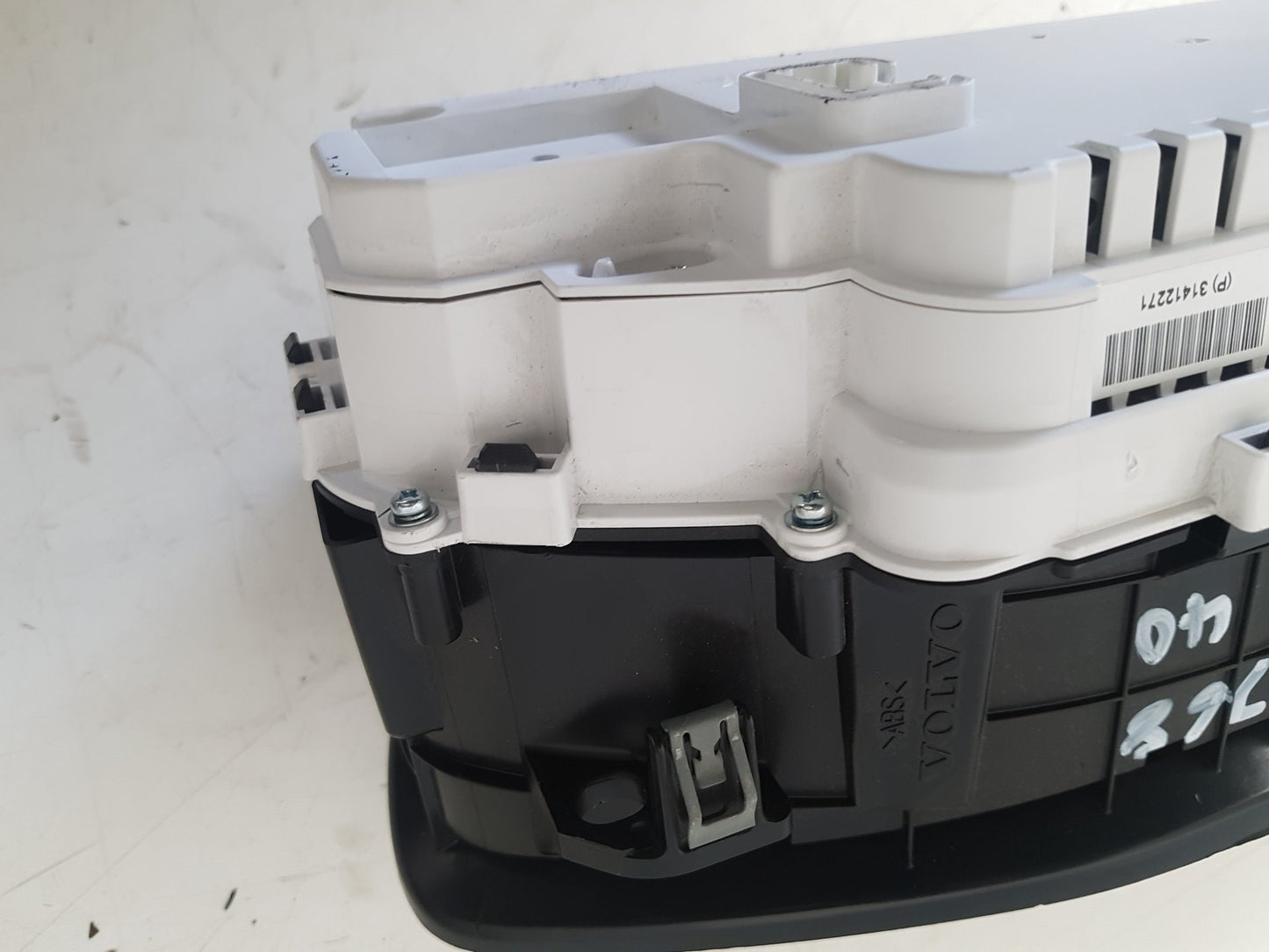 2012 - 2015 Volvo V40  Hatchback Instrument Cluster 31412271