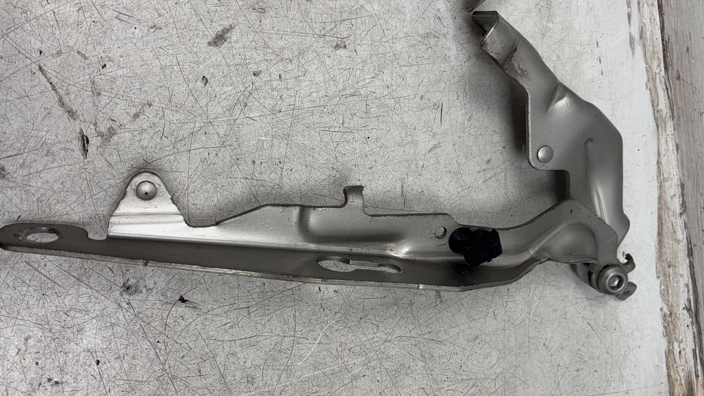 2008 - 2016 Volvo XC70 III 136 Estate Bonnet Hinge/Strut 31250186