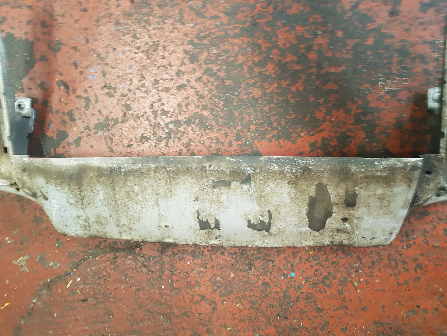 2004 Volvo XC90  Estate Front Bumper Under Tray