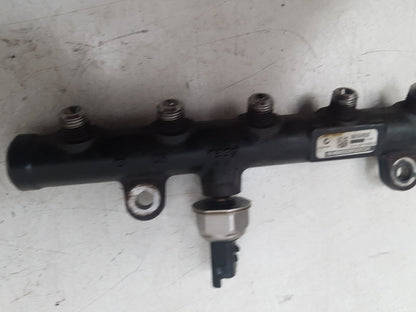 2006 - 2013 Volvo C30  Hatchback Injection Rail 9681649580