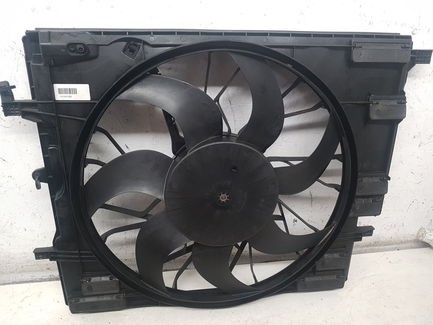 2017 - 2026 Volvo V60 II 225 Estate RADIATOR FAN & COWLING (A/C CAR) 31657360