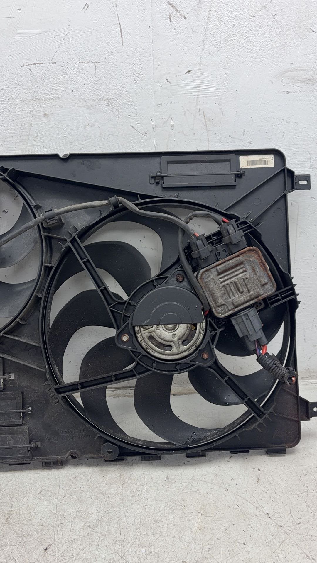 2009 - 2017 Volvo XC60 I 156 Estate A/C Fan and Shroud Assembly 31293777