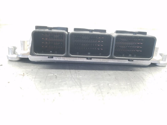 2001 - 2004 Volvo V40  Estate Engine ECU 30630048 0281010441