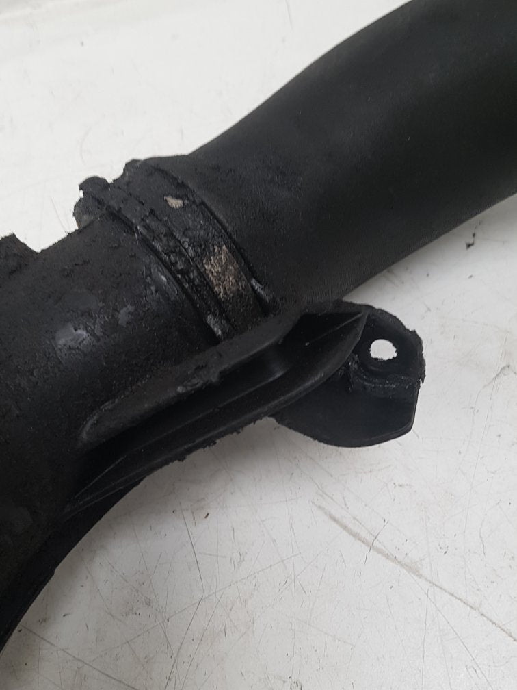 2008 - 2012 Volvo V50   Intercooler Pipe 31319646