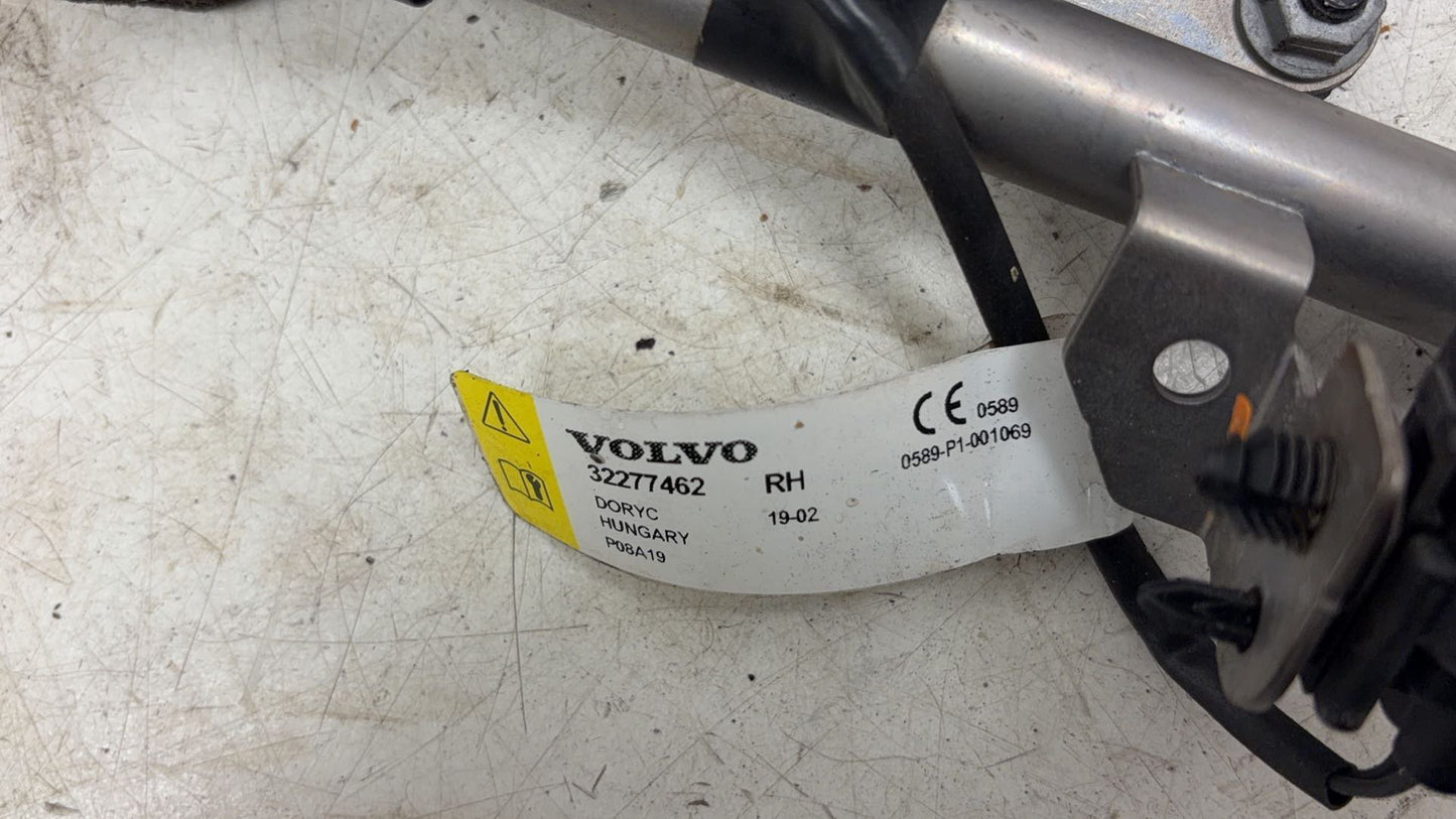 2013 - 2016 Volvo V40 III 525 Hatchback Right Bonnet Hinge 32277462