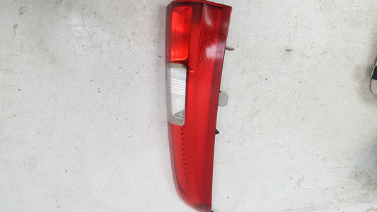 VOLVO V70 XC70 2004-2008 REAR/TAIL LIGHT UPPER (PASSENGER SIDE