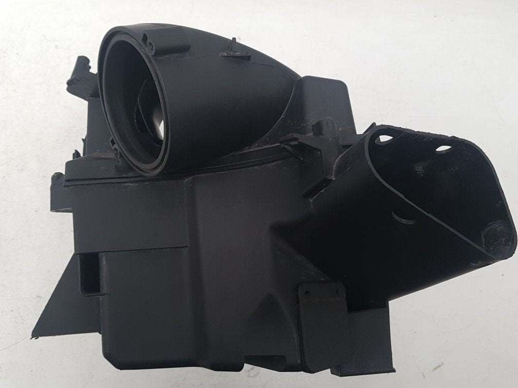 2005 - 2008 Volvo V70  Estate Air Filter Box 30636830