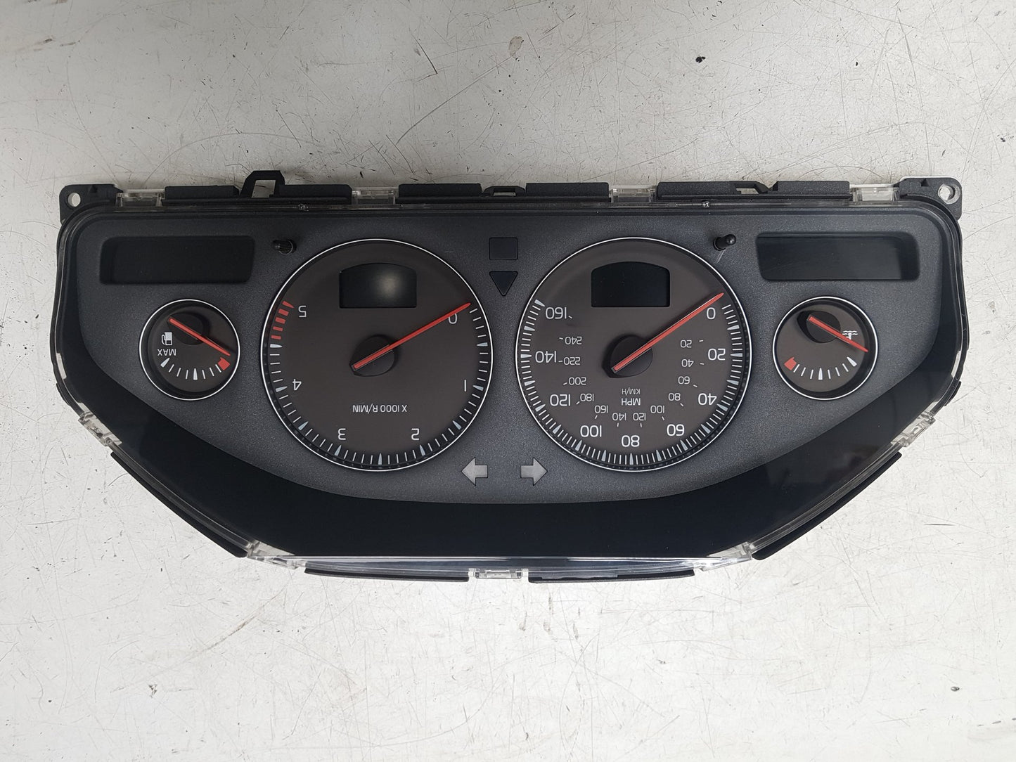2004 - 2007 Volvo XC70  Estate Instrument Cluster 30746111