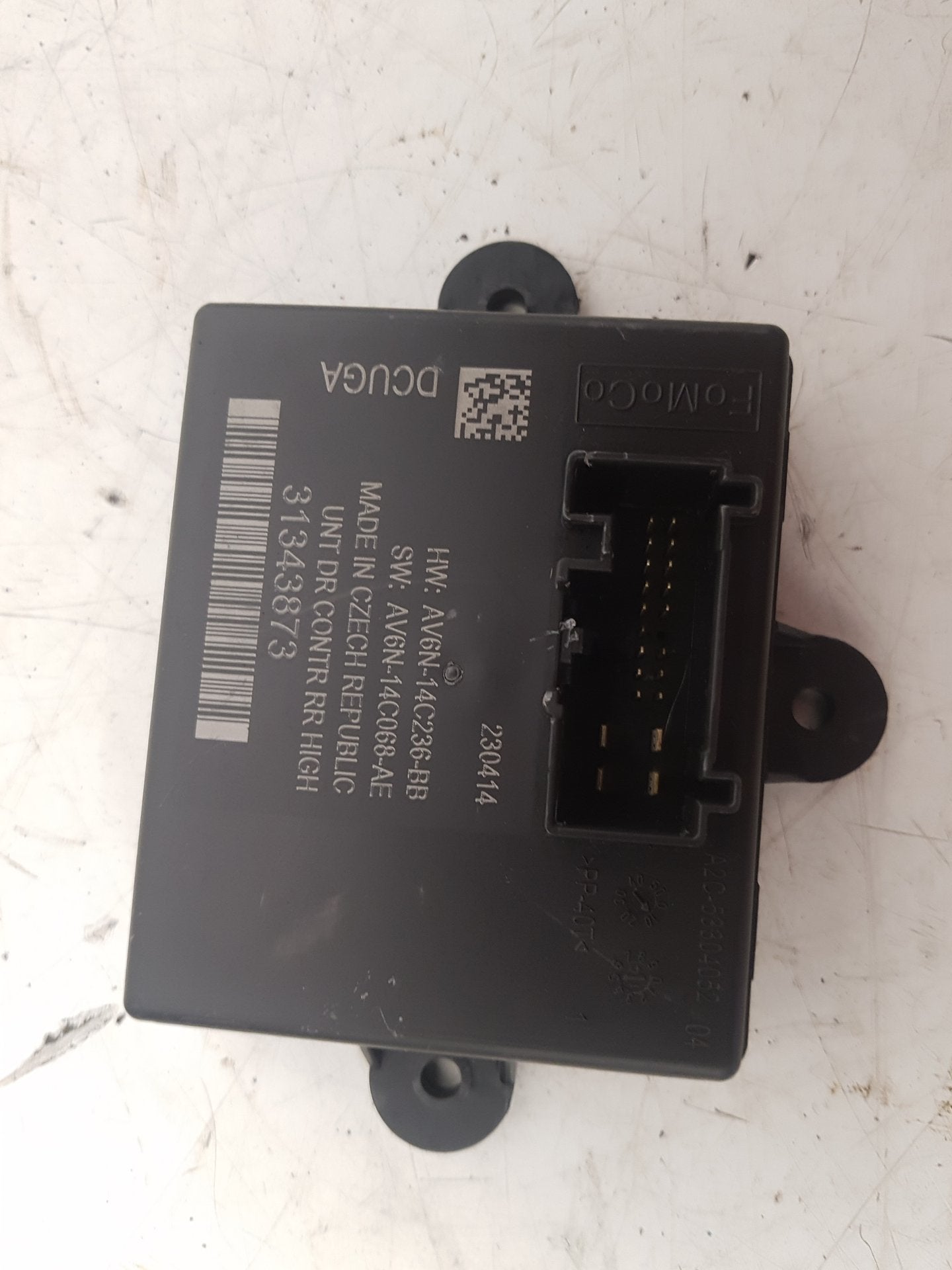 2012 - 2015 Volvo V40  Hatchback Door Control Module 31343873
