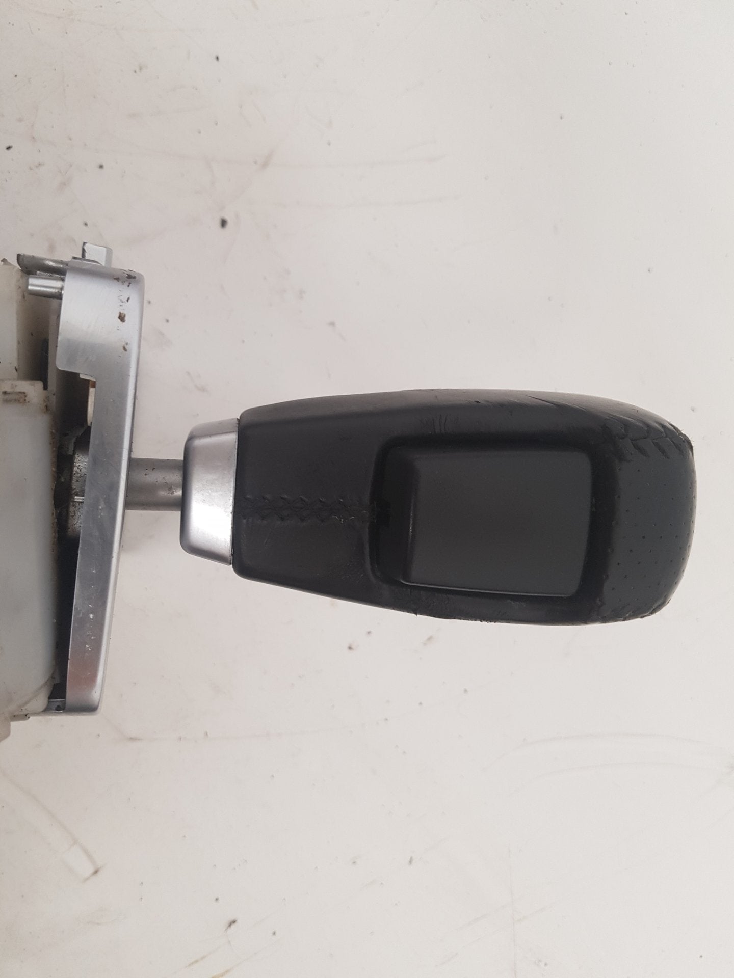 2008 - 2013 Volvo V70  Estate GEARSTICK (AUTOMATIC) 30733069
