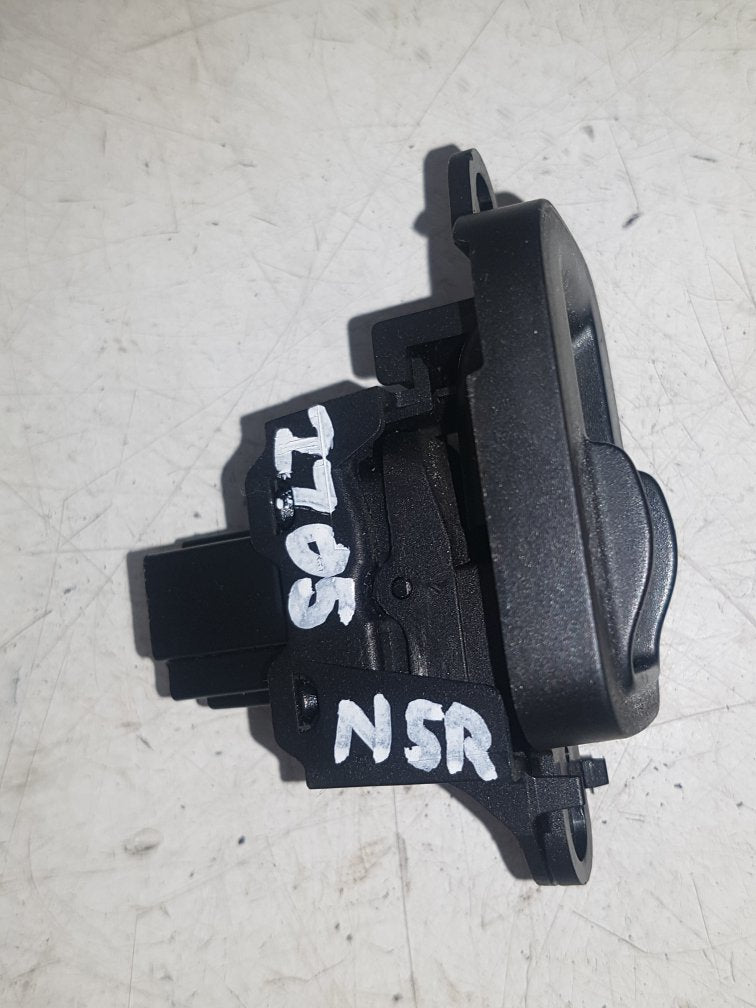 2005 - 2012 Volvo S40  Saloon Left Front Window Switch 30773217