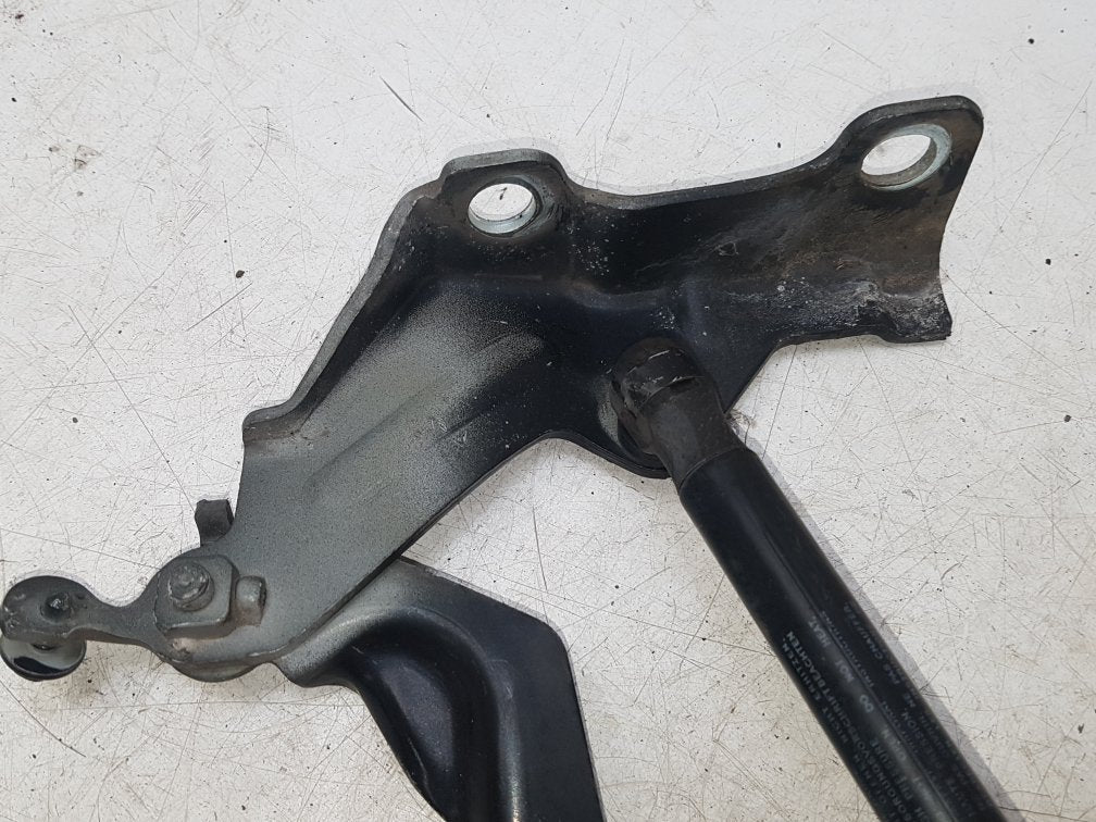2010 - 2015 Volvo V70  Estate BONNET STRUTS/RAMS - PAIR 30649516