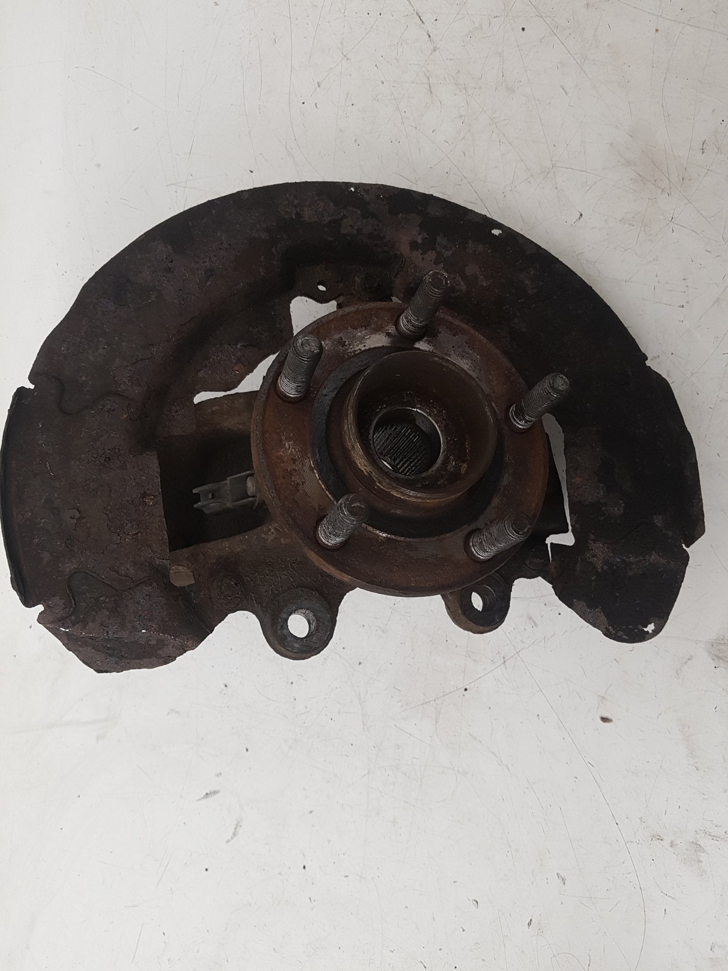 2007 - 2010 Volvo V50 545 Estate Left Front Hub Assembly 3M51-3K171