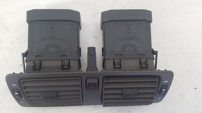 2007 - 2010 Volvo V50 545 Estate Dash Air Vent Centre 39879332