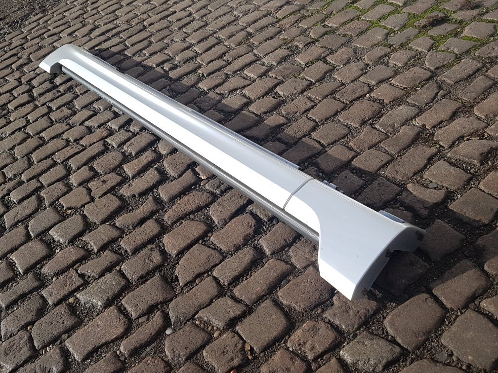 2008 - 2016 Volvo V70 III 135 Estate Right Side Skirt 426 SILVER
