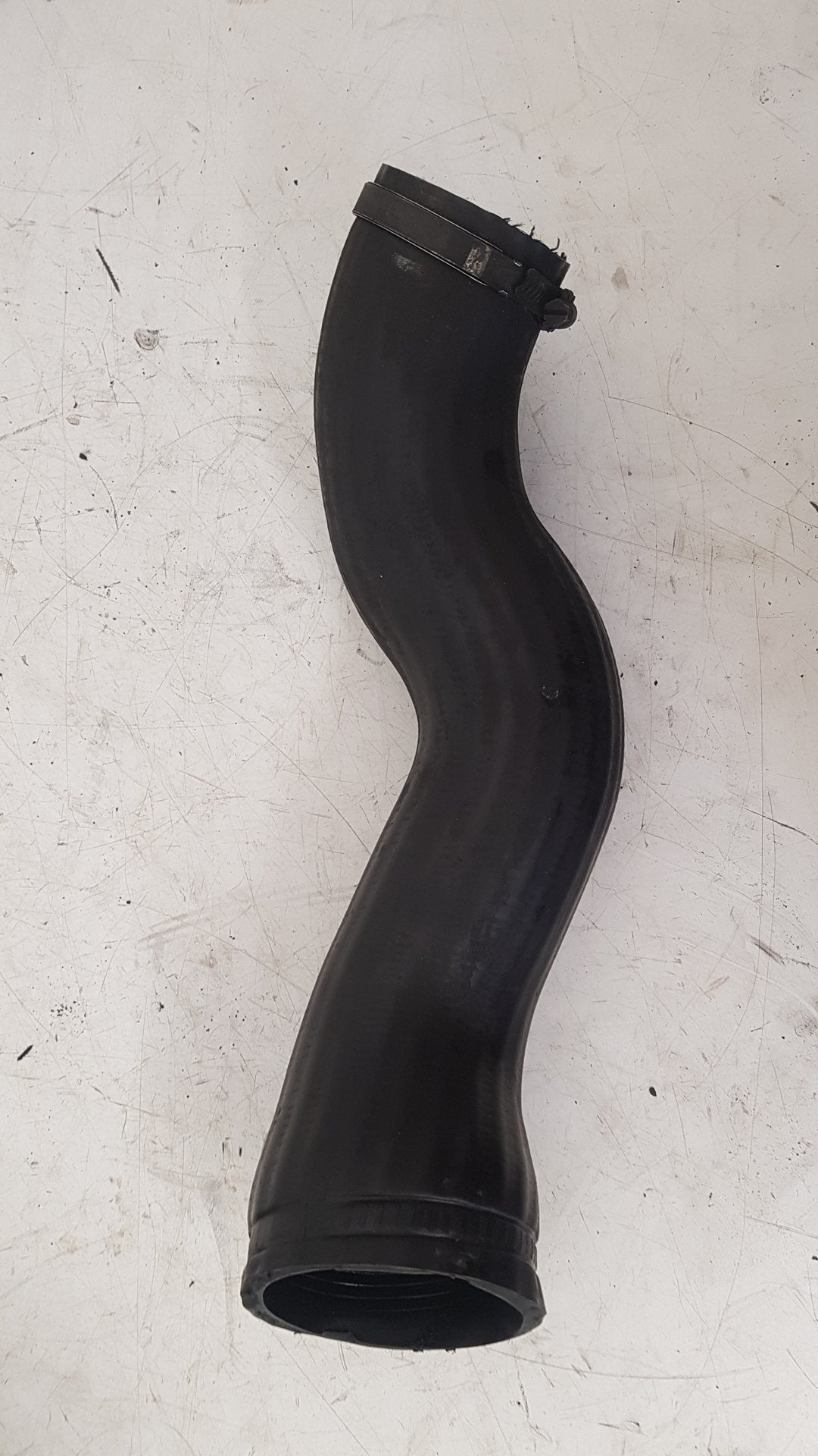 2001 - 2005 Volvo V70  Estate INTERCOOLER PIPE / BOOST HOSE 30680218