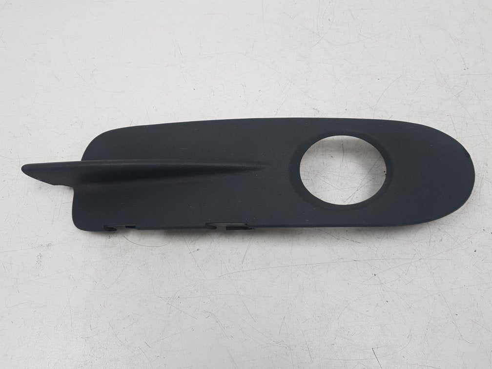 2008 - 2009 Volvo C70  Convertible Right Fog Light Cover 09466546