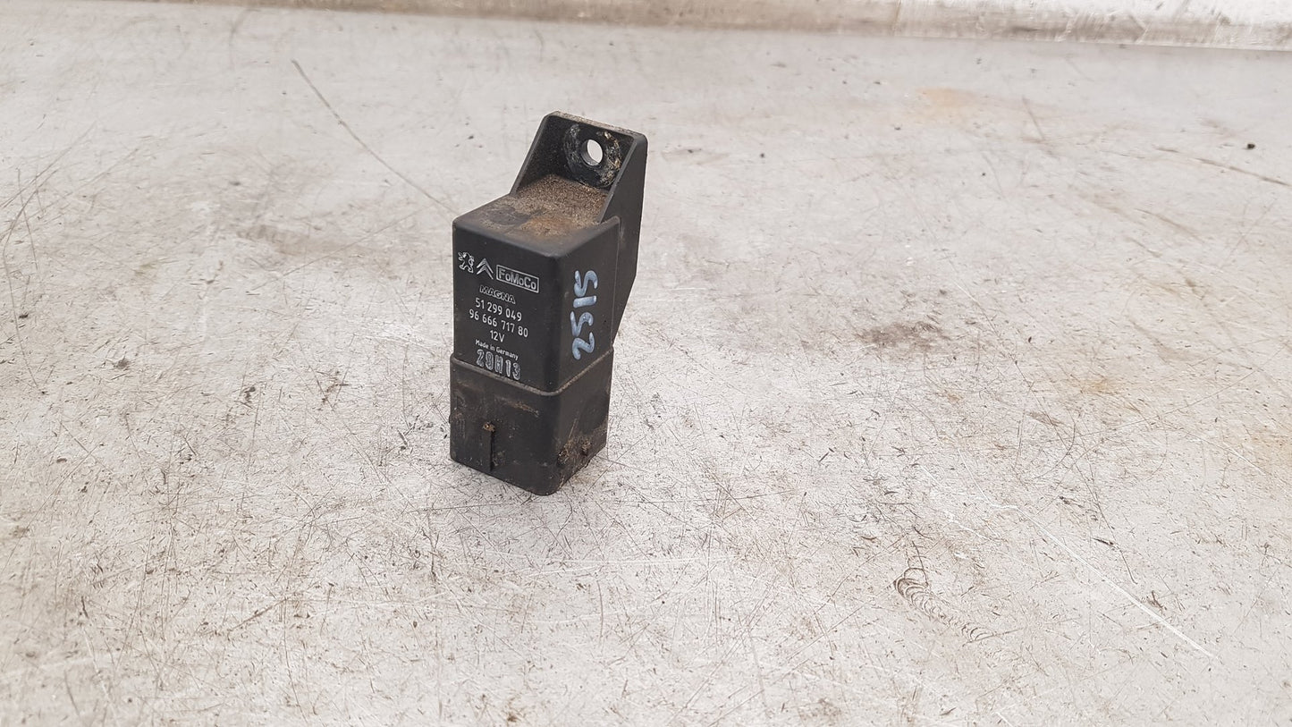 2012 - 2016 Volvo V40  Hatchback Glow Plug Relay 51299049