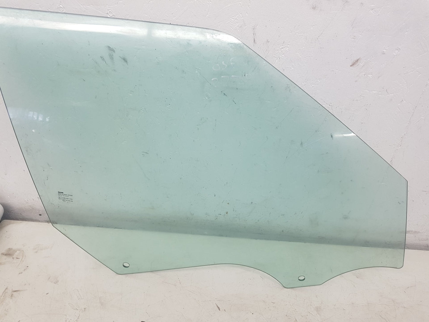 2010 - 2012 Saab 9-5  Saloon Right Front Door Window