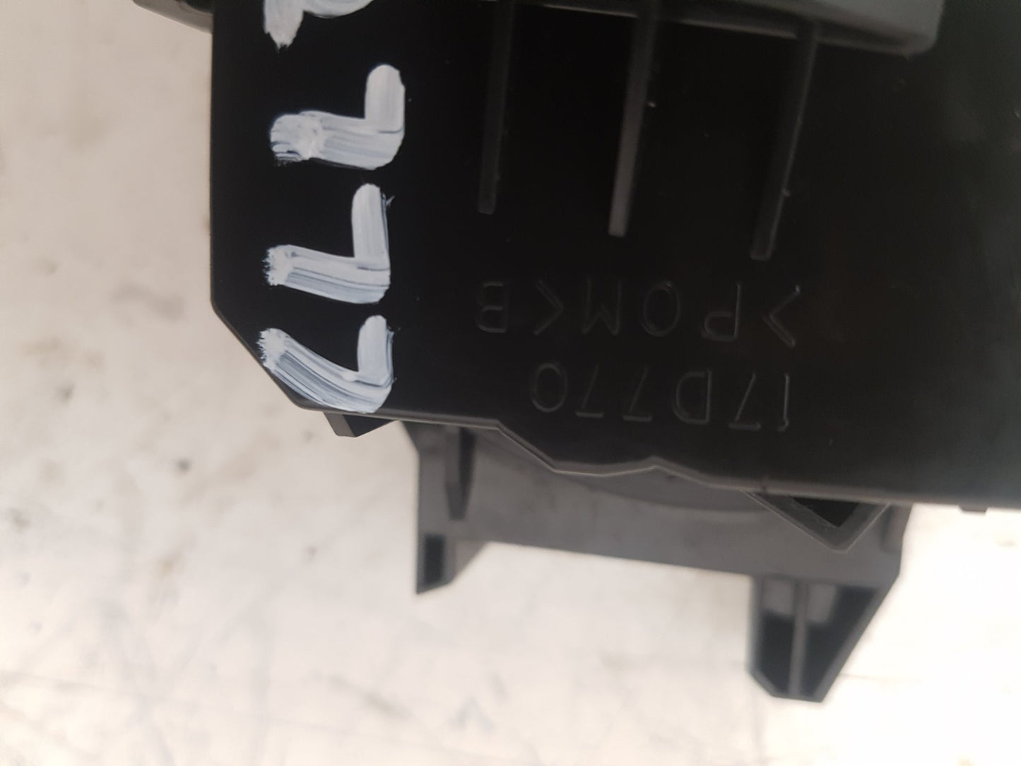 2006 - 2012 Volvo C30  Hatchback Wiper Switch 17D770